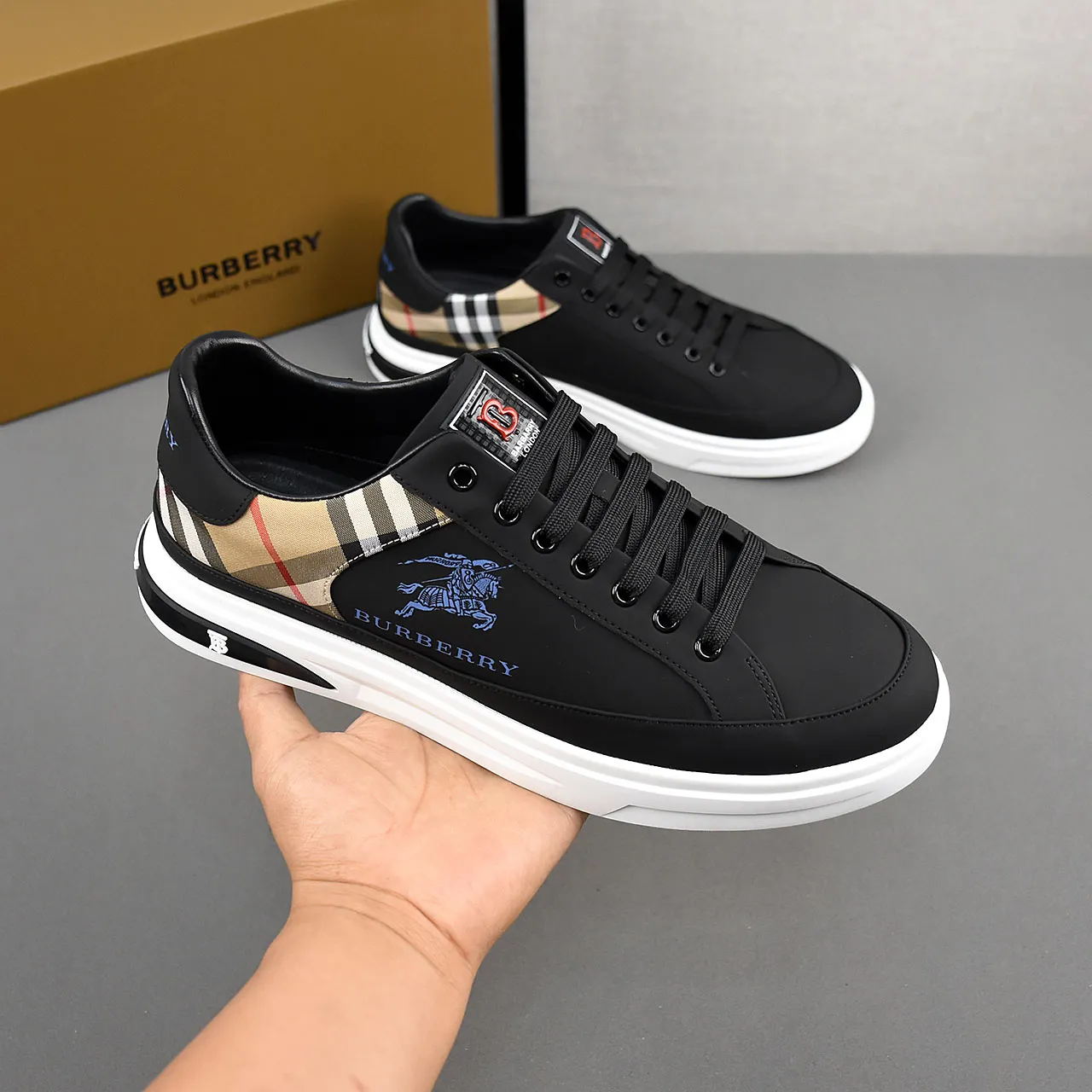 PP400⛳️⛳️⛳️Burberry [Burberry] fashionable sports and casual shoes, the upper is made of first-layer cowhide with plaid material, first-layer pigskin lining, and rubber outsole. Men's size 38-44.